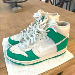 Nike Dunk High Phantom in Stadium Green